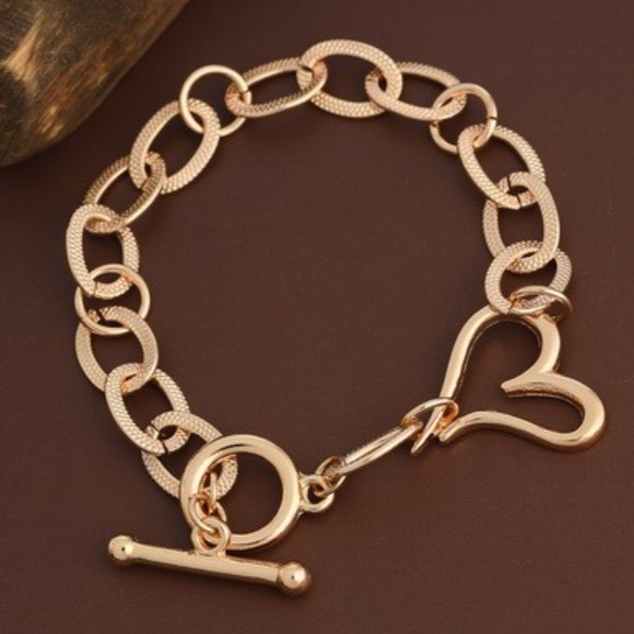 Heart Toggle Chain Bracelet - Picture 2 of 3